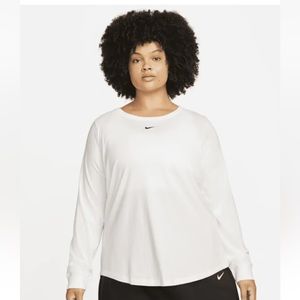 Nike Sportswear Club Women's Long-Sleeve T-Shirt (Plus Size)